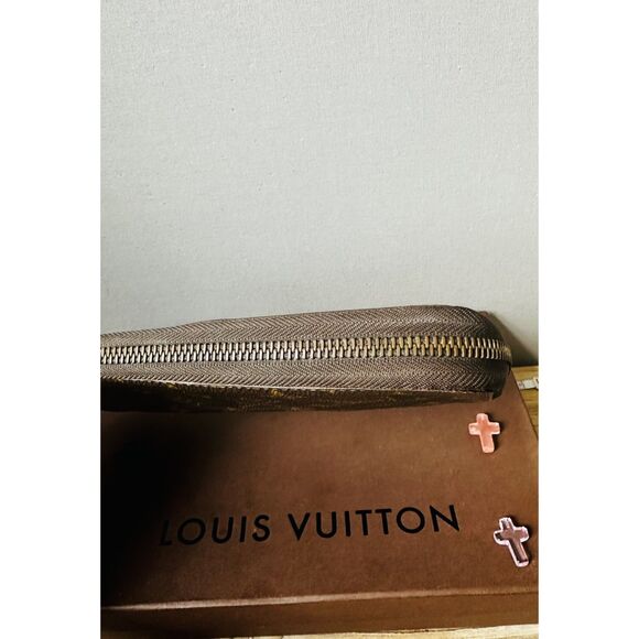 Authentic LOUIS VUITTON Monogram Poche Escapade Organizer Wallet - Picture 6 of 13